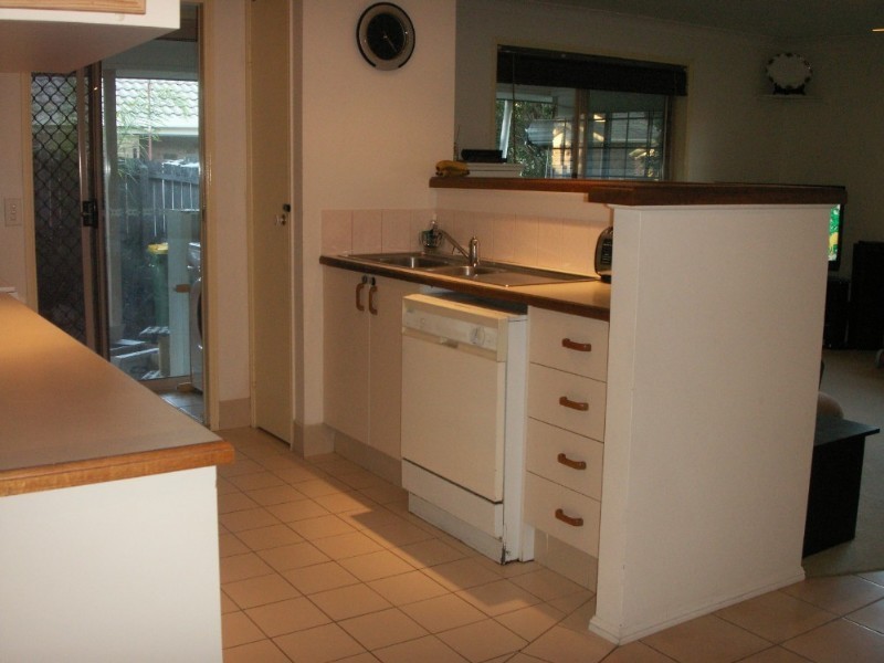 26 Allied Drive, Arundel QLD 4214