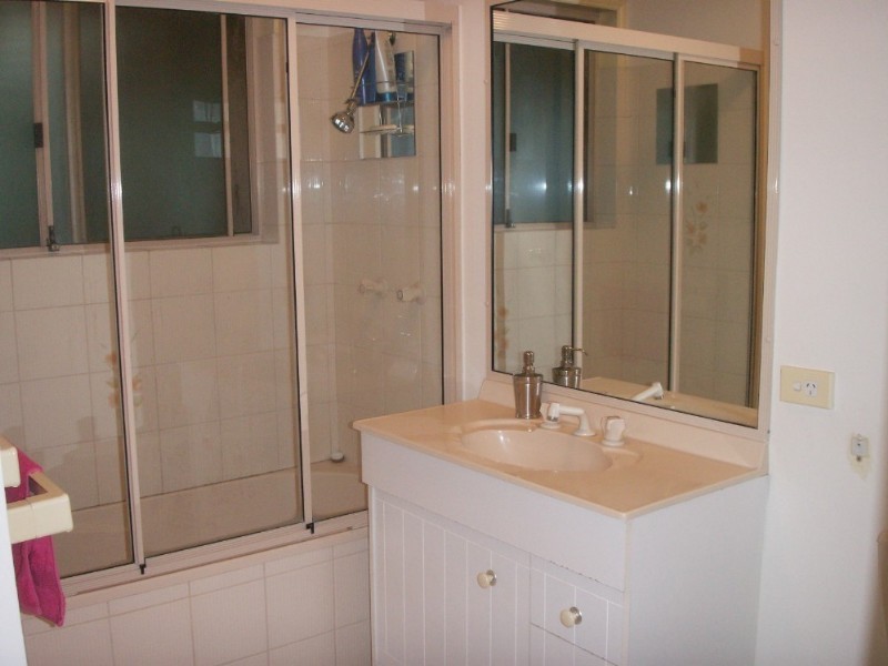 26 Allied Drive, Arundel QLD 4214