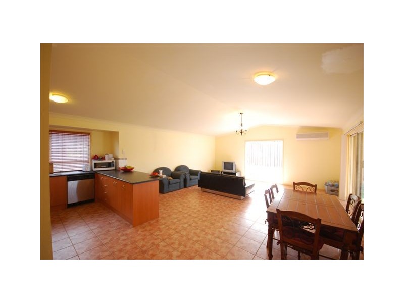 24 Pandora Crescent, Pacific Pines QLD 4211