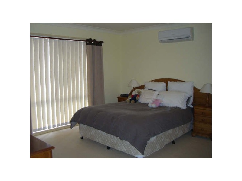 24 Pandora Crescent, Pacific Pines QLD 4211