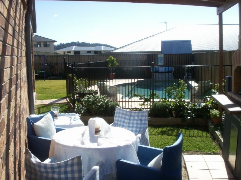 48 Lawley Crescent, Pacific Pines QLD 4211