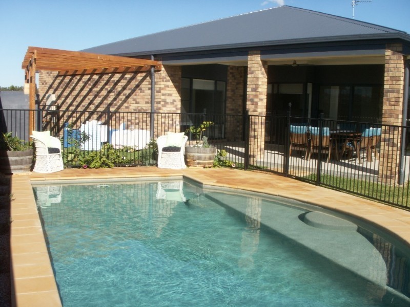 48 Lawley Crescent, Pacific Pines QLD 4211