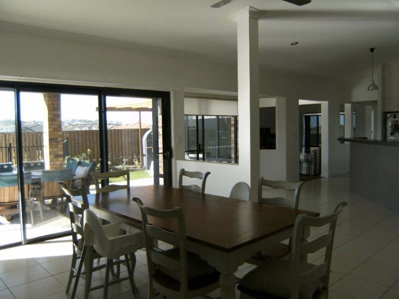 48 Lawley Crescent, Pacific Pines QLD 4211