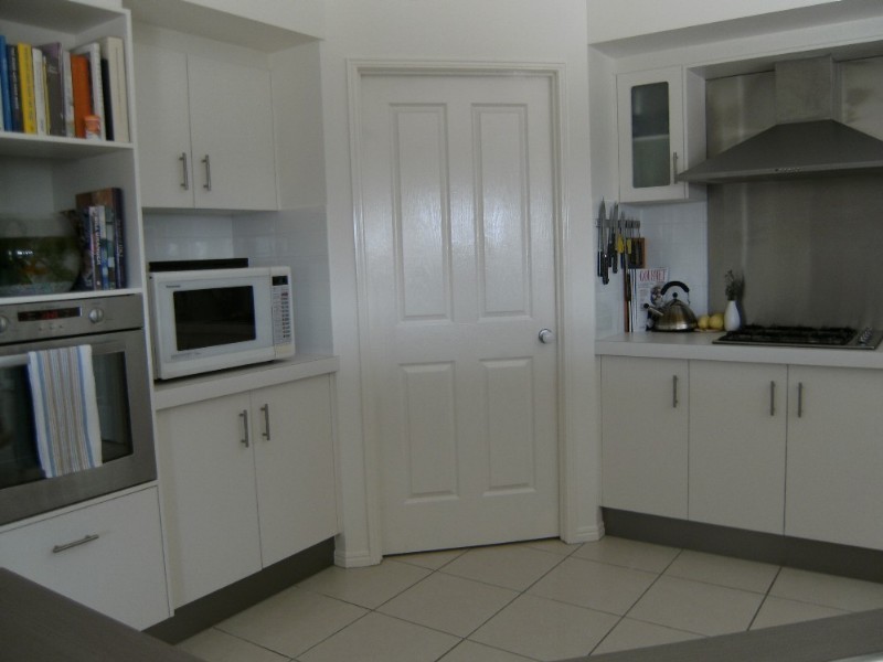 48 Lawley Crescent, Pacific Pines QLD 4211