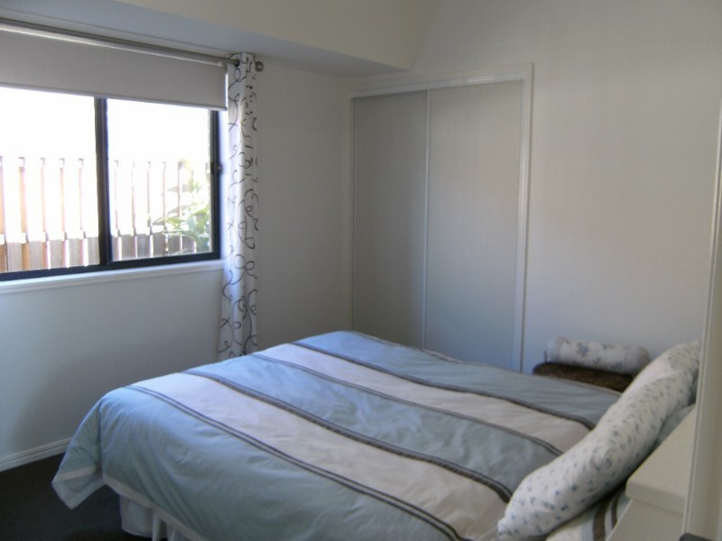 48 Lawley Crescent, Pacific Pines QLD 4211