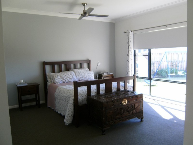 48 Lawley Crescent, Pacific Pines QLD 4211