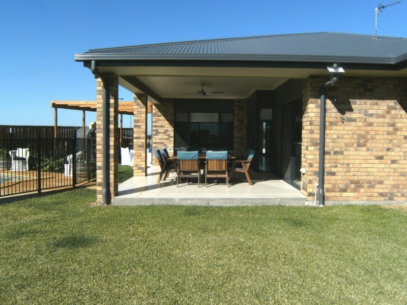 48 Lawley Crescent, Pacific Pines QLD 4211