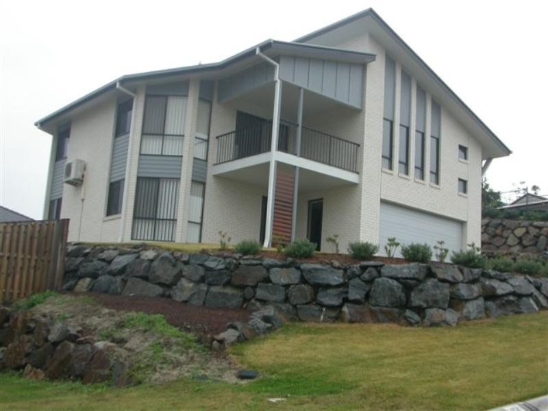 Pacific Pines QLD 4211