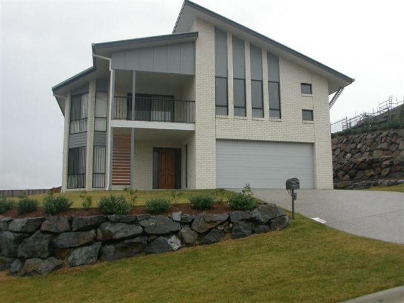 Pacific Pines QLD 4211