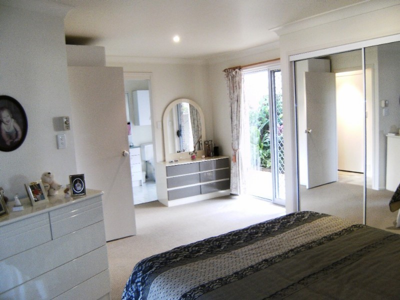 12 Balranald Court, Helensvale QLD 4212