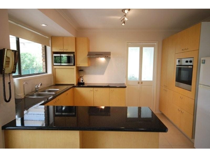 3 Wilmot Place, Helensvale QLD 4212