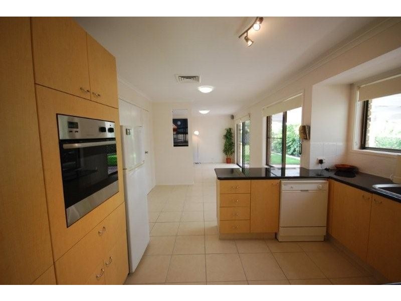 3 Wilmot Place, Helensvale QLD 4212