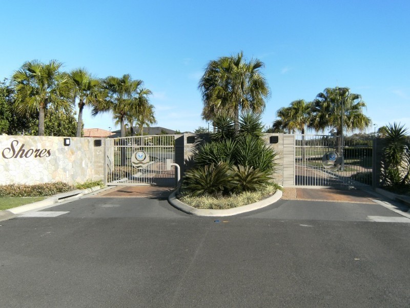 3 Edgewater Place, Helensvale QLD 4212