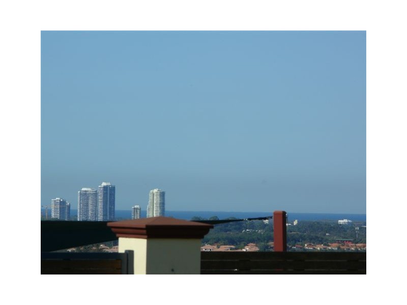 35 Palmerston Drive, Oxenford QLD 4210