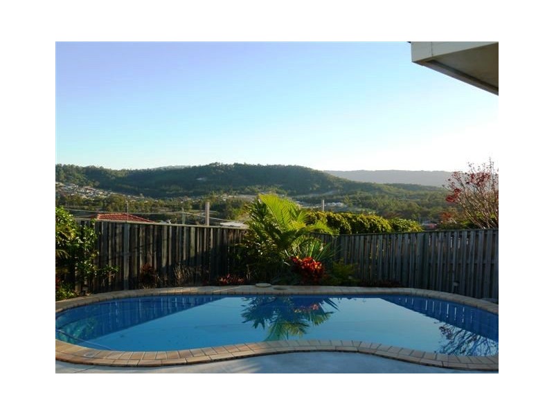 35 Palmerston Drive, Oxenford QLD 4210