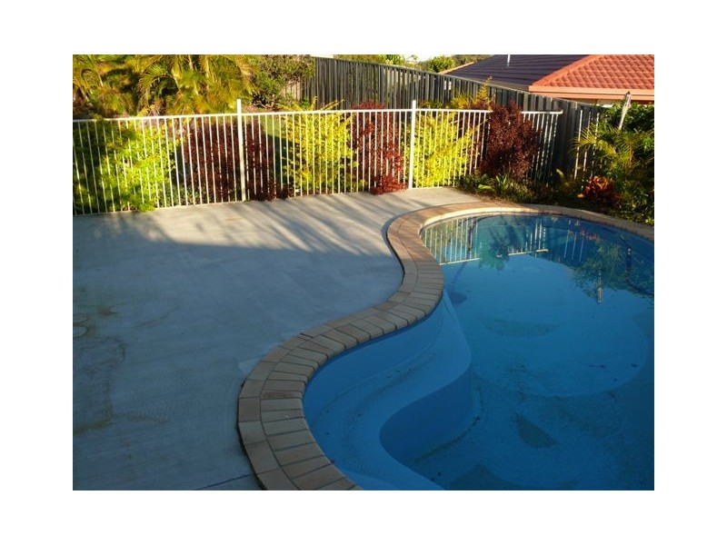 35 Palmerston Drive, Oxenford QLD 4210