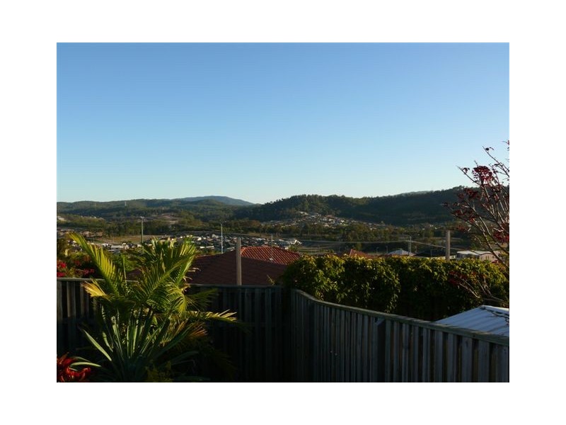 35 Palmerston Drive, Oxenford QLD 4210