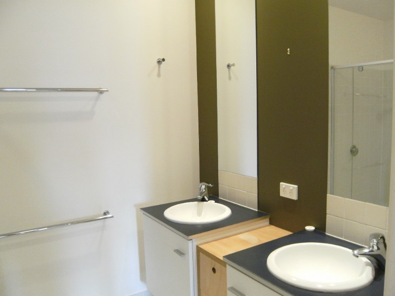 10/1 Arbour Avenue, Robina QLD 4226