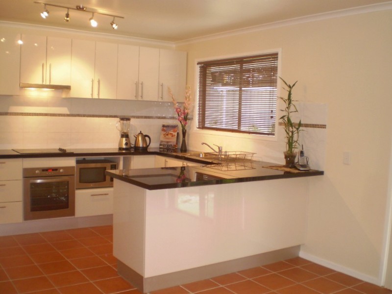 4 Preston Place, Helensvale QLD 4212