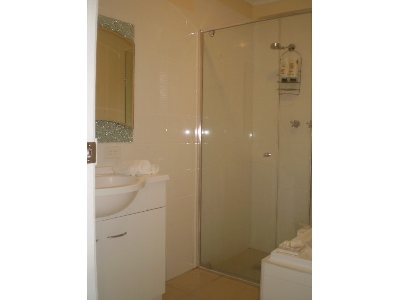 4 Preston Place, Helensvale QLD 4212