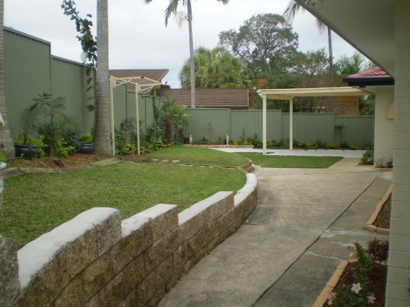 4 Preston Place, Helensvale QLD 4212