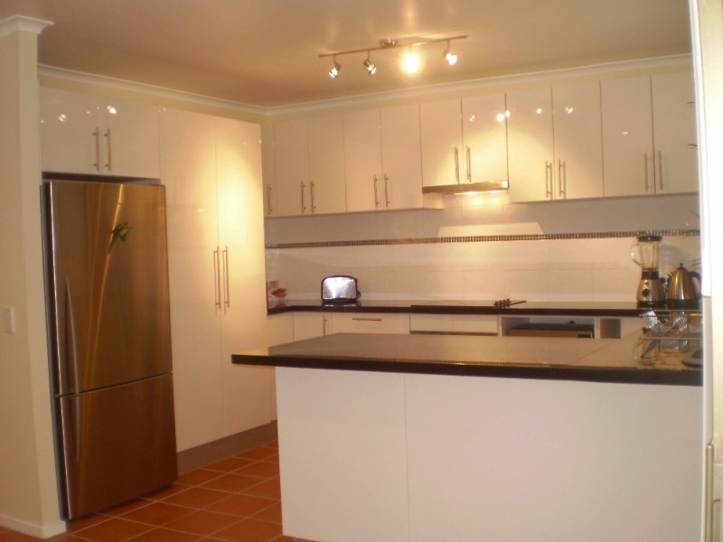 4 Preston Place, Helensvale QLD 4212