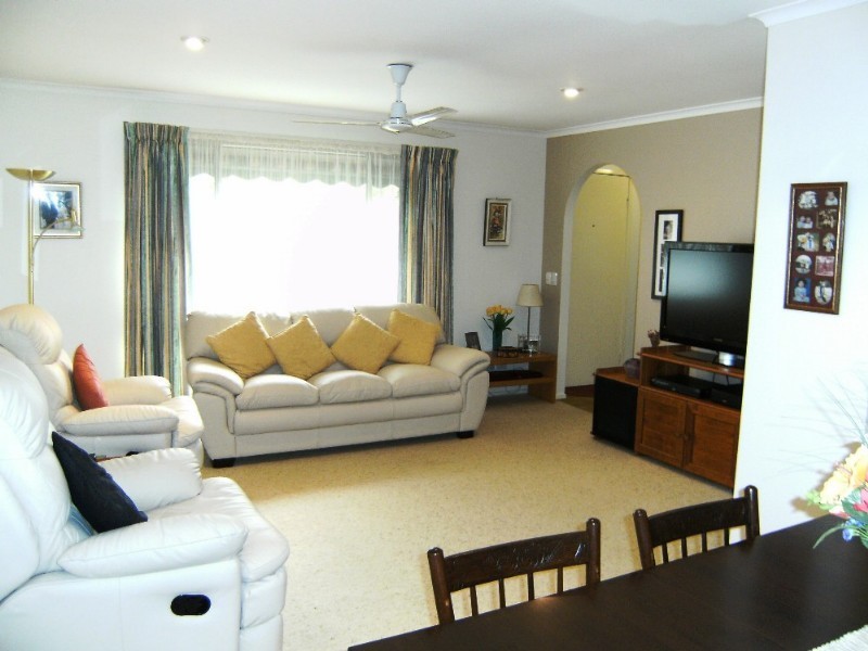 12 Wilmot Place, Helensvale QLD 4212