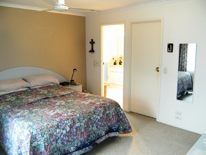 12 Wilmot Place, Helensvale QLD 4212