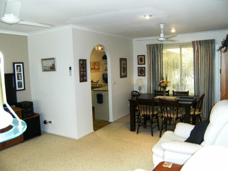 12 Wilmot Place, Helensvale QLD 4212