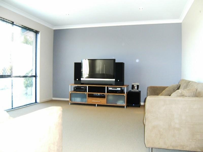 6 Portreeves Place, Arundel QLD 4214