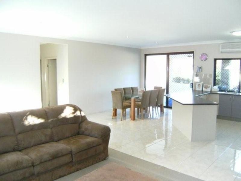 6 Portreeves Place, Arundel QLD 4214