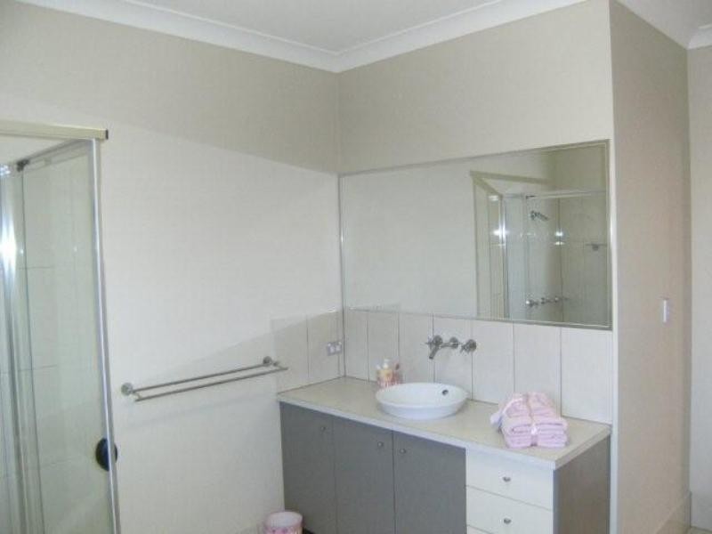 6 Portreeves Place, Arundel QLD 4214