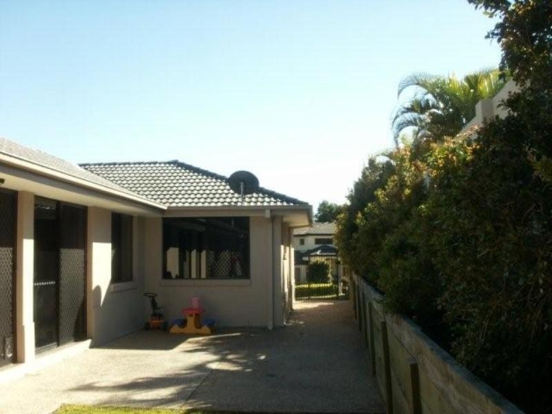 6 Portreeves Place, Arundel QLD 4214