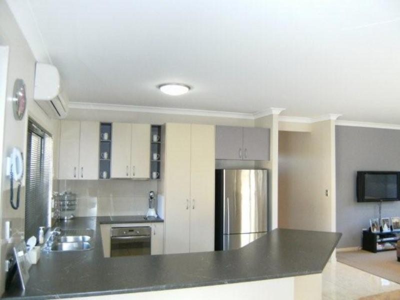 6 Portreeves Place, Arundel QLD 4214