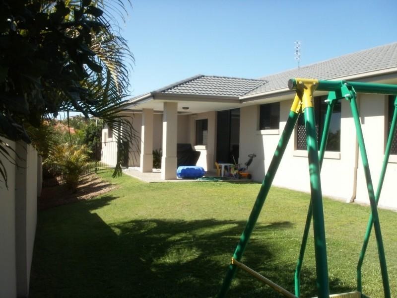 6 Portreeves Place, Arundel QLD 4214