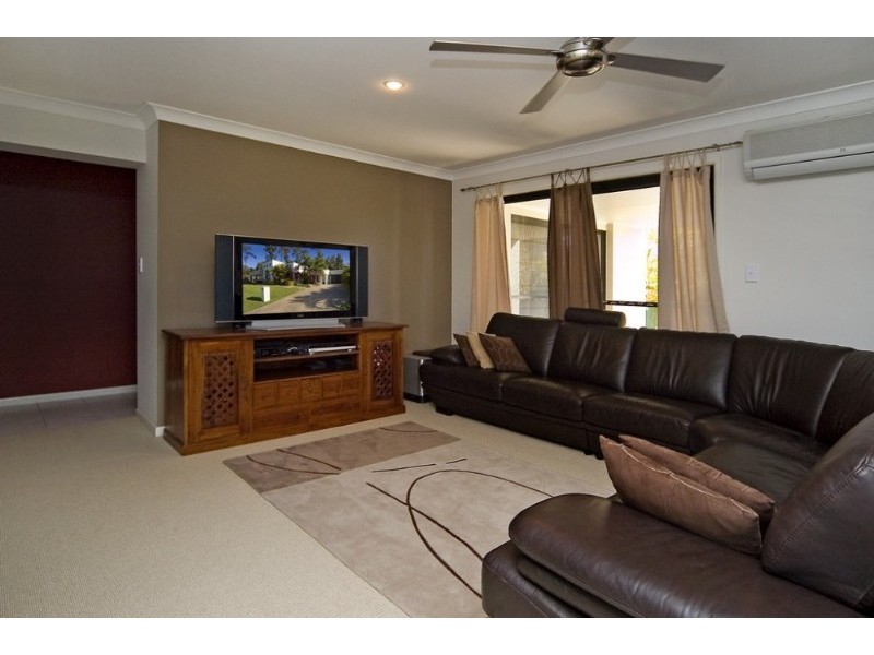 16 Fitzgerald Close, Maudsland QLD 4210