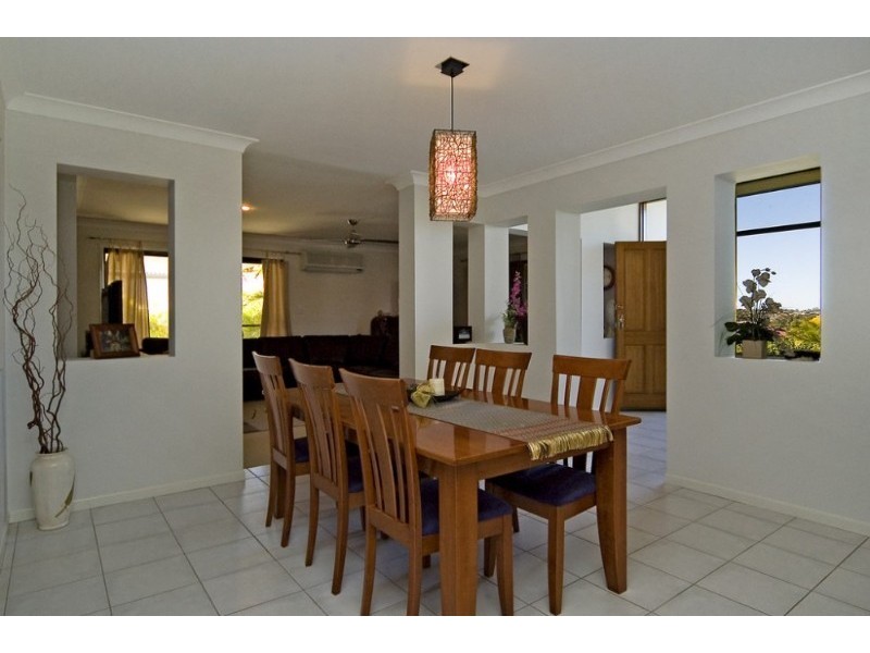 16 Fitzgerald Close, Maudsland QLD 4210