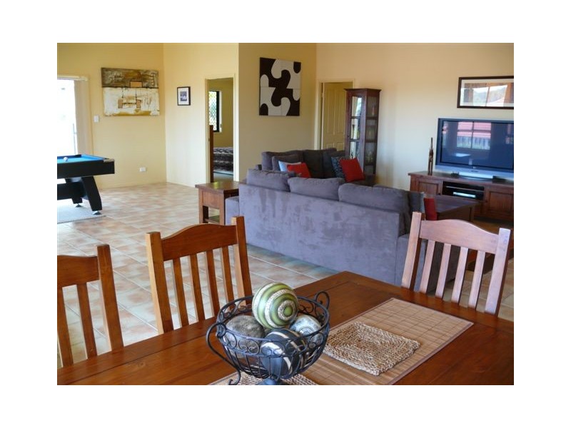 10 Amanu Crescent, Pacific Pines QLD 4211