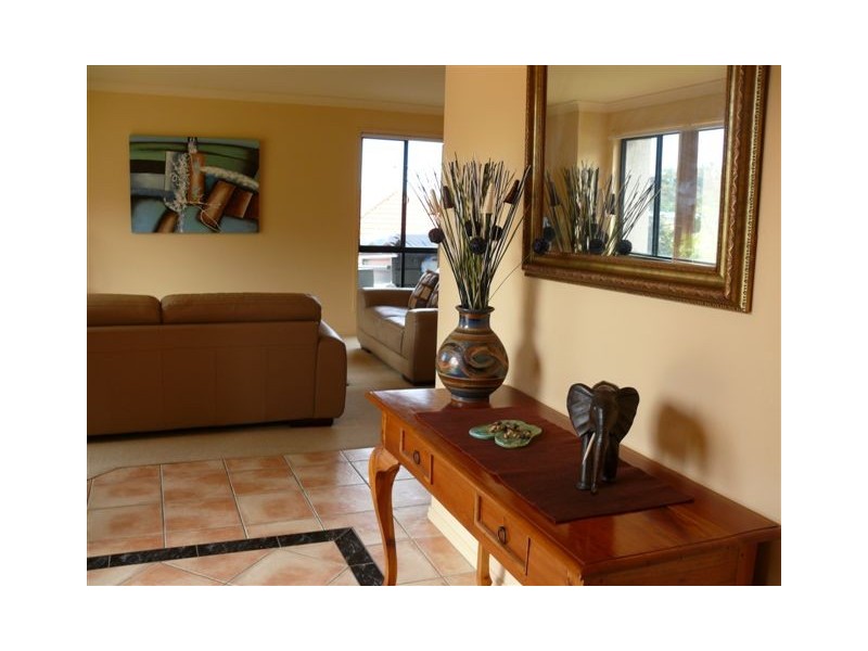 10 Amanu Crescent, Pacific Pines QLD 4211