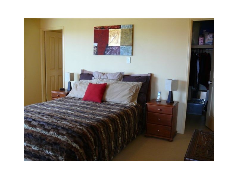 10 Amanu Crescent, Pacific Pines QLD 4211