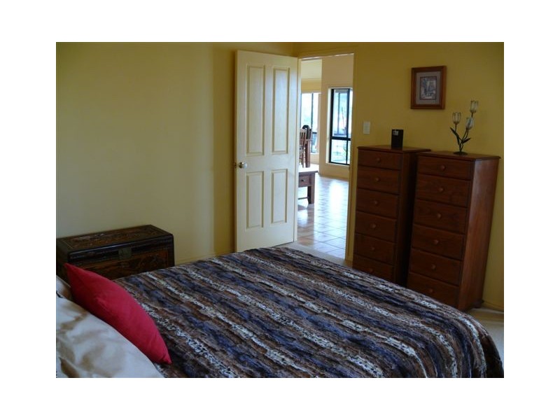 10 Amanu Crescent, Pacific Pines QLD 4211