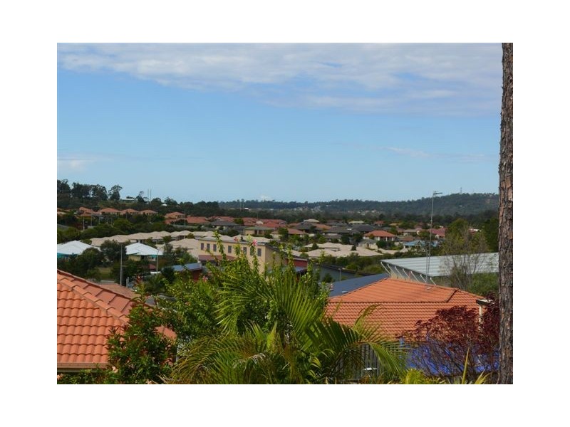 10 Amanu Crescent, Pacific Pines QLD 4211