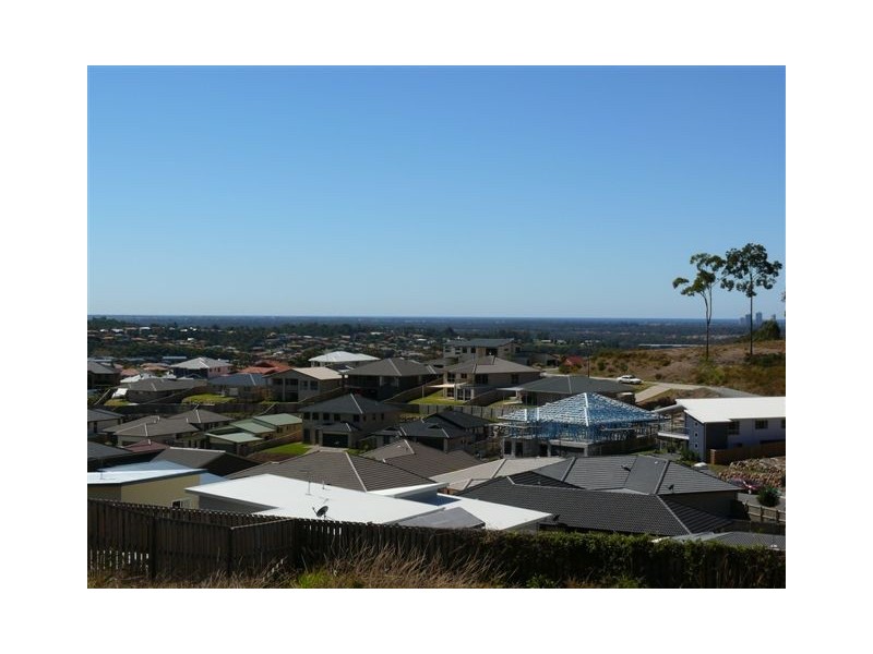 22 Wunburra Circuit, Pacific Pines QLD 4211