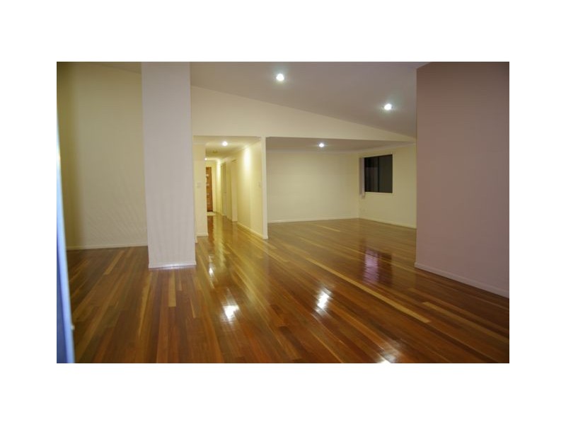 39 Midway Terrace, Pacific Pines QLD 4211