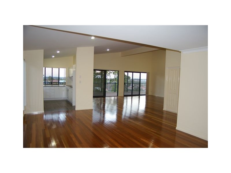 39 Midway Terrace, Pacific Pines QLD 4211