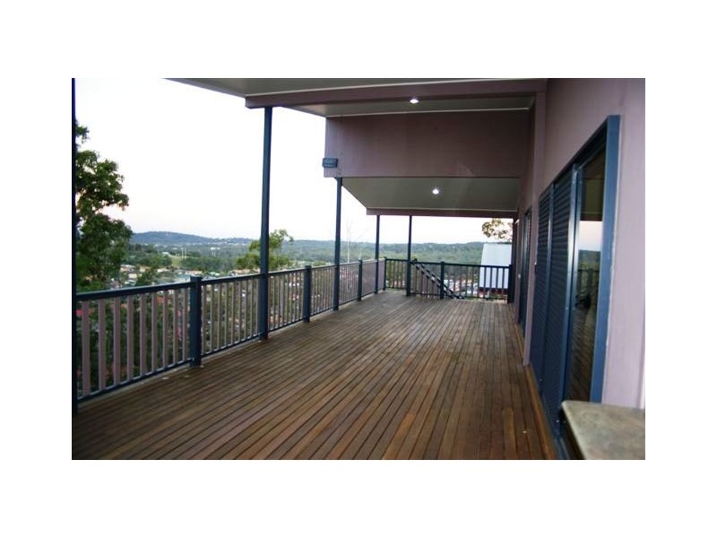 39 Midway Terrace, Pacific Pines QLD 4211