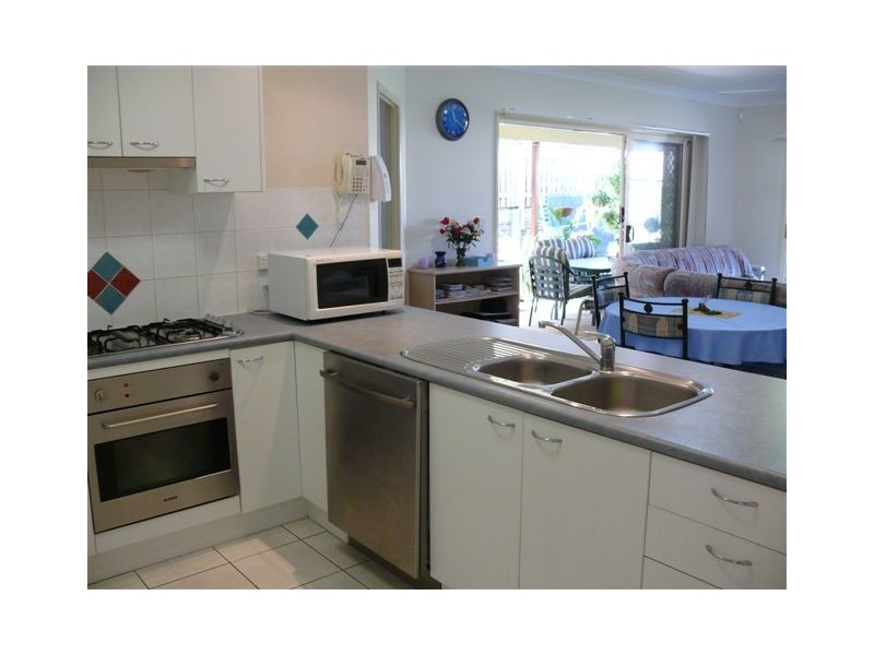 11 Davies Street, Pacific Pines QLD 4211