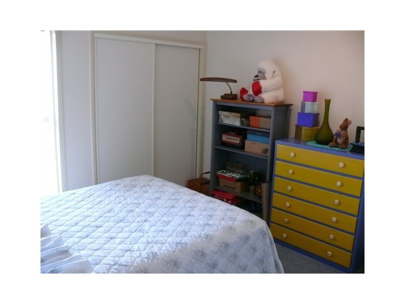 11 Davies Street, Pacific Pines QLD 4211