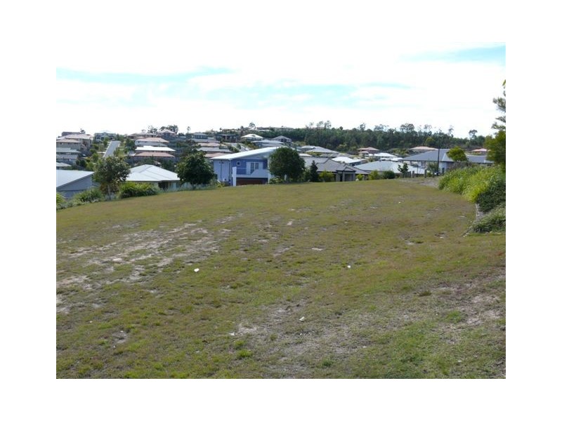 11 Davies Street, Pacific Pines QLD 4211