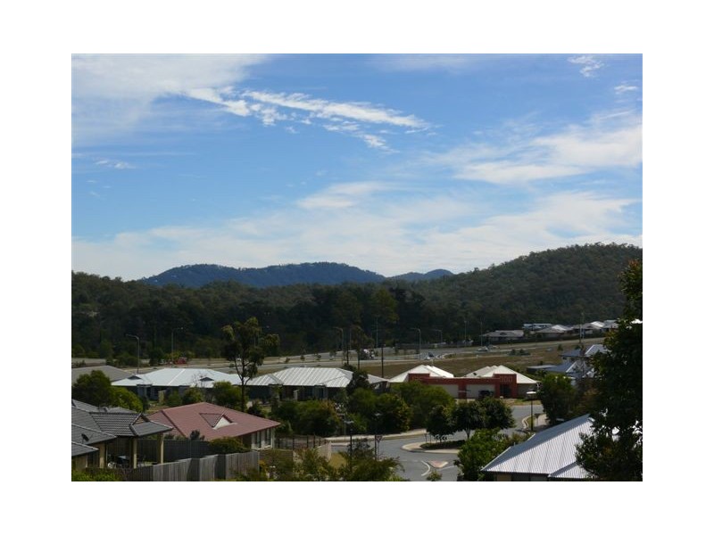 11 Davies Street, Pacific Pines QLD 4211